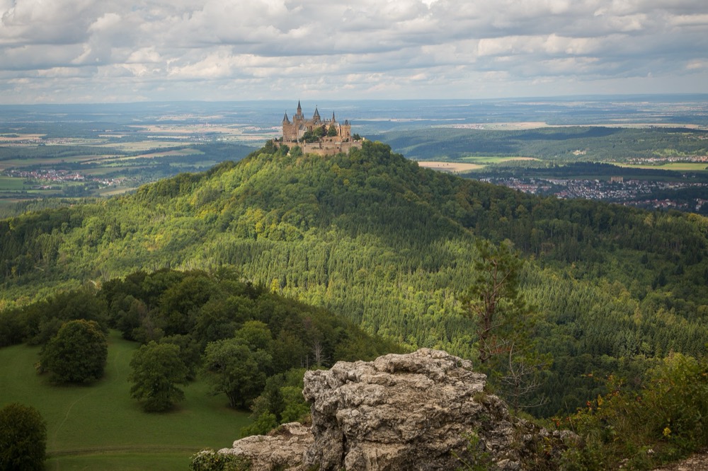 Schwäbische Alb – Berg mit Burg